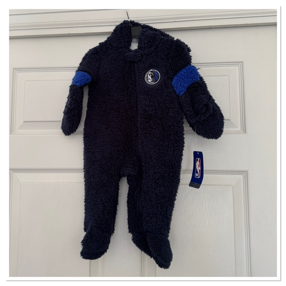 Infant Newborn Dallas Mavericks Outerstuff Navy Napping Fleece Full Zip Sleeper